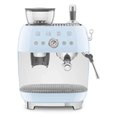 Immagine di Smeg, Macchina da Caffè Espresso Manuale EGF03PBEU, con Macinacaffè Integrato, Thermoblock, 4 Livelli di Temperatura, Lancia a Vapore e Manometro, Serbatoio 1 L, Dimensioni Compatte, 1350W, Azzurro