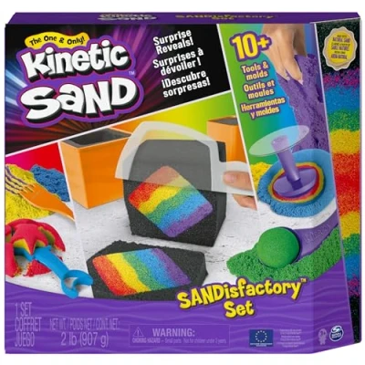 Immagine di Kinetic Sand, Sandisfactory Set with 2lbs of Colored And Black, Includes Over 10 Tools, Made Natural Play Sand Sensory Toys for Kids Aged 3 Up