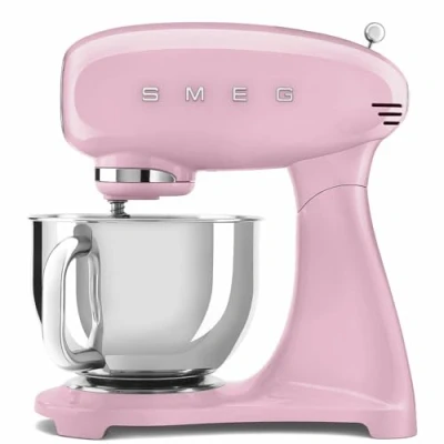 Immagine di Smeg, Impastatrice Planetaria SMF03PKEU, 10 Livelli di Velocità, Funzione Smooth Start, Ciotola da 4,8 L, Sicurezza Blocco Motore, 3 Fruste, Gancio e Coperchio in Dotazione, 800W, Rosa
