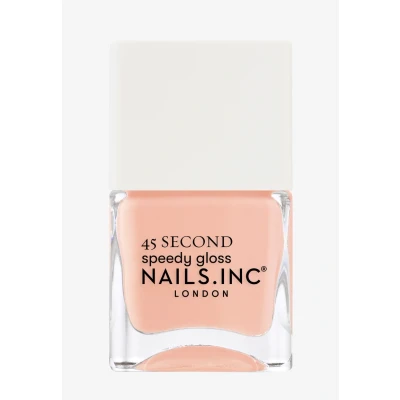 Immagine di Nails Inc CRUISING in CARNABY STREET Quick Drying smalto delicato rosa pesca asciugatura rapida 45 secondi rinforzante unghie con esanale, calcio, magnesio Cruelty Free Manicure