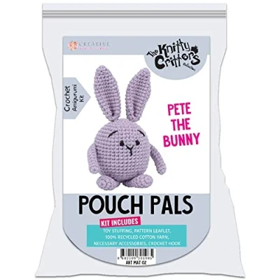 Immagine di Knitty Critters The Pouch Pals Pete il coniglietto