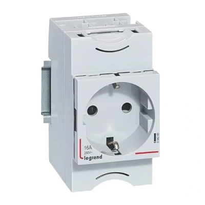 Immagine di Legrand 004285E presa o 2P+T 16A 2,5 moduli multipolare