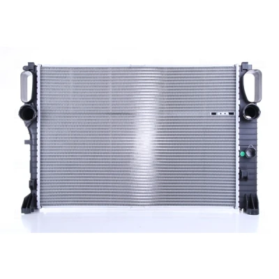 Immagine di NISSENS 67105 Radiatore motore Alluminio 640 459 40 Alette di raffreddamento saldate MERCEDES BENZ: Classe E Sedan, T modell