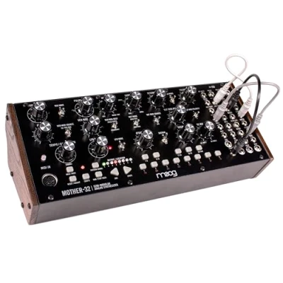 Immagine di MOOG Mother 32 Synth Eurorack semi modulare con sequencer a step, oscillatore e filtro scala VC, ingresso MIDI, ampia patchbay, jack CV