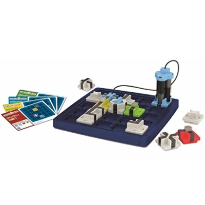 Immagine di ThinkFun 76341 Circuit Maze Il gioco di logica ad alta tensione ThinkFunk per ragazzi e ragazze dagli 8 anni in su, circuito con luci LED interruttori.