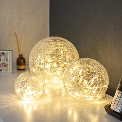 Immagine di Lights4fun Set di 3 Sfere Cristallo Craquelé con LED Bianco Caldo Alimentate da Trasformatore e Batterie