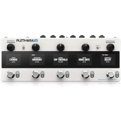 Immagine di Pedaliera TC Electronic PLETHORA X5 TonePrint caricata con tutti i tuoi effetti preferiti e 5 interruttori a pedale MASH