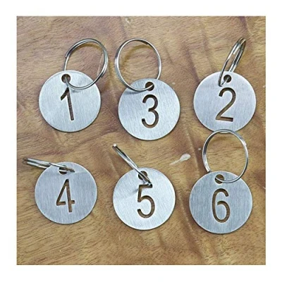 Immagine di Sourcemall Targhette numerate 1 25 con portachiavi, rotonde, in acciaio inossidabile, diametro da 3 cm