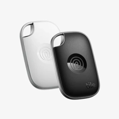 Immagine di Tile by Life360 Pro (2024) Localizzatore, cerca oggetti e tracker Bluetooth per chiavi, borse altro. Compatibile con iOS Android. Trova telefono. Pacchetto da 2 (Nero/Bianco)