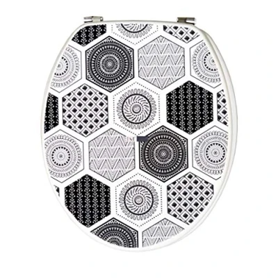 Immagine di BM 4110 Copriwater Sedile Tavoletta WC Universale Coperchio Toilet Seat Bagno in Legno MDF Nero Decorato Motivo Geometrico Sfondo Bianco, Misura Standard Fissaggio dal Basso Cerniere Acciaio