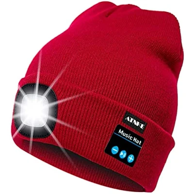 Immagine di ATNKE Berretto Bluetooth con LED Illuminato, USB Ricaricabile Wireless Musicale Cappello da Corsa Ultra Bright 4 Impermeabile Lampada Uso per Sci Escursionismo Campeggio Ciclismo (Rosso)