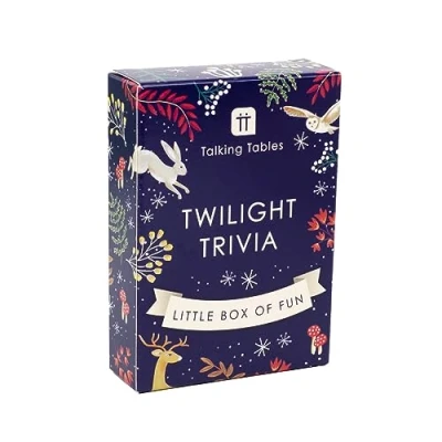 Immagine di Talking Tables Divertimento Seasonal Themed Trivia Domande, Family Xmas Quiz Tabletop games to play over cenner bambini, Genitori &amp; nonni or Secret Santa Stocking Filler present idea