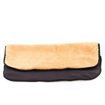 Immagine di Music Nomad® MN241 2`n 1 Beyond Plush Cloth Ultra Panno di pulizia e cura in microfibra per il corpo collo chitarra basso