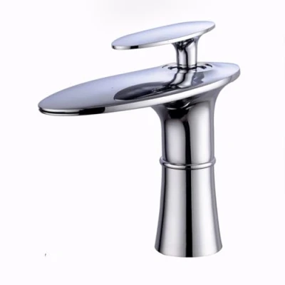 Immagine di Rubinetto Bagno Cascata, Miscelatore Monocomando Lavabo Stile Moderno Ottone Per Lavabo, Regolazione A Caldo E Freddo, Cromato, Argento