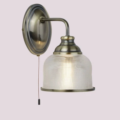 Immagine di Searchlight Bistro Applique da interno a 1 luce in ottone antico, attacco E27