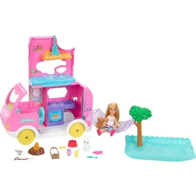 Immagine di Barbie Camper di Chelsea 2 in 1, playset con Veicolo Che Si trasforma Un Campeggio e Mini Bambola Chelsea, Cuccioli 15+ Accessori Inclusi, Giocattolo per Bambini, 3+ Anni, HNH90