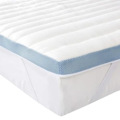 Immagine di Amazon Basics Topper Matrimoniale 160 x 200 cm in Memory Foam, 5 Coprimaterasso con Angoli Elastici, Bianco