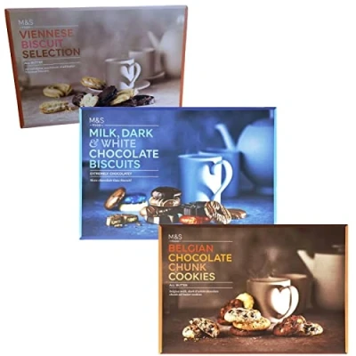 Immagine di Marks and Spencer Biscotti al cioccolato bianco e fondente latte, 450 g, M&amp;S Belgian Chocolate Chunk Cookies 500 g Viennese All Butter Biscuit Selection