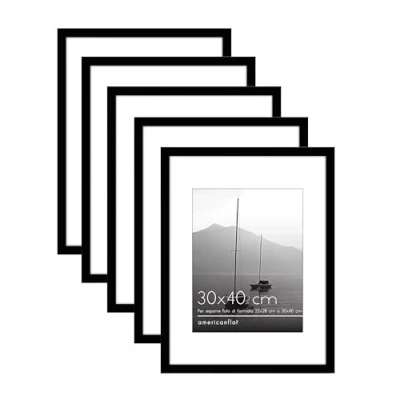 Immagine di Americanflat Cornice per foto 30x40 in nero Display 22x28 con tappetino e senza Set di 5 cornici ferramenta a dente sega esposizione orizzontale verticale