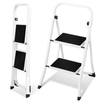 Immagine di EUGAD Scaletta 2 Gradini, Pieghevole con Maniglione, Gradini Tappetini in Gomma Antiscivolo, Portata di 150kg, Acciaio, Nero e Bianco