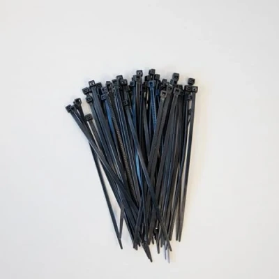 Immagine di Schneider Electric Thorsman 100 fascette stringicavo in poliammide 150 x 3,6 mm, colore nero, diverse misure, bordi arrotondati lisci, super resistenti, autobloccanti per la gestione dei cavi