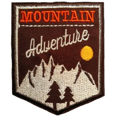 Immagine di BPA 2 Toppe Termoadesivi Ricamate per Ferro da Stiro o Cucire Mountain Adventure