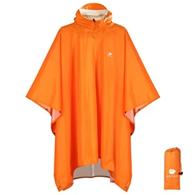Immagine di Anyoo Impermeabile Poncho Pioggia Riutilizzabile Multiuso con Cappuccio Packable Telo Riparo a Terra Foglio Ideale per Campeggio all&#039;aperto Pesca Sopravvivenza,Camo,Taglia Unica