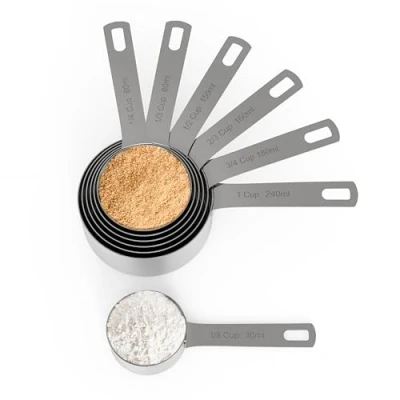 Immagine di Chef Pomodoro Cups Misurini, Set da 7 Measuring Cup in Acciaio Inossidabile, Manici Resistenti, Impilabili e Facili Riporre, Misurini Americani Ideali per Ingredienti Secchi o Liquidi