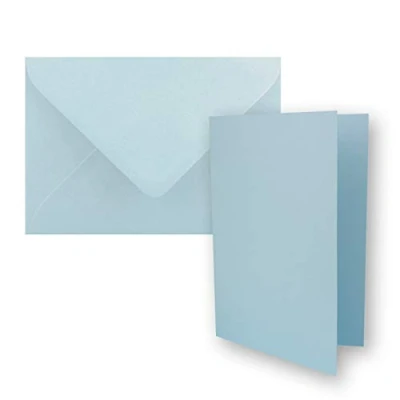Immagine di 50 biglietti pieghevoli formato DIN B6 con buste, colore azzurro, 120 x 170 mm, ideali per di invito, matrimonio, battesimo, comunione, cresima. Marchio: FarbenFroh