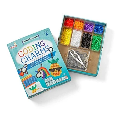 Immagine di Learning Resources Programmabili Coding Charms, 15 esperimenti scientifici, per gli 8 12 anni, Libro di attività, perline colorate, Programmazione bambini Kit con 18 modelli e 16 portachiavi