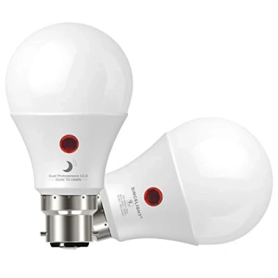 Immagine di SINCELIGHT Crepuscolo all&#039;alba Lampadina LED con doppio sensore a fotocellula, 9W, B22, accensione e spegnimento automatico in base al livello di luce diurna, per esterni, Bianco Caldo 3000K, 2 pz.