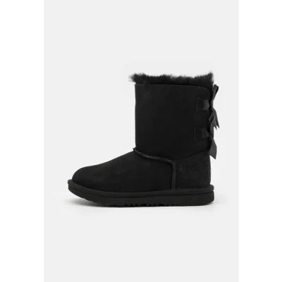 Immagine di UGG Ds&#039; Bailey Bow Ii, Stivali Classici Unisex Bambini e ragazzi, Nero, 33.5 EU