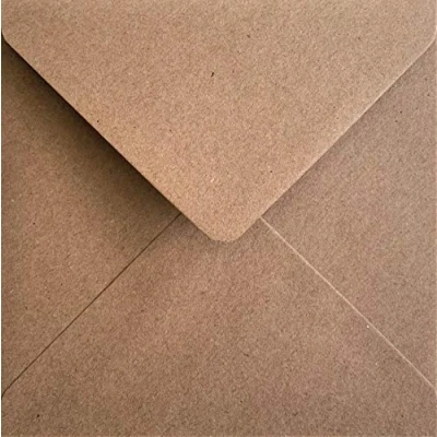 Immagine di Buste quadrate 6x6 in carta kraft riciclata, con chiusura gommata taglio a punta, 110 g/m², confezione da 50 pezzi