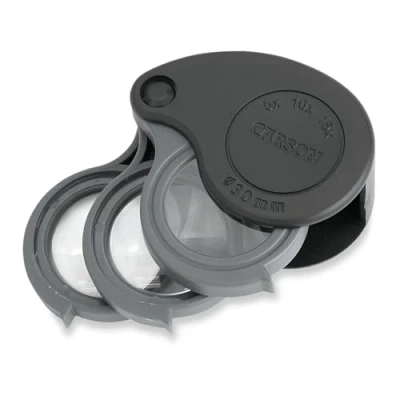 Immagine di Carson 5x / 10x 15x TriView Lente d’ingrandimento pieghevole con custodia integrata