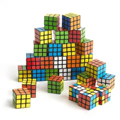 Immagine di THE TWIDDLERS 30 Puzzle Cubo Fidget Toys, 3x3 di Velocità, Perfetti come mini giochi per bambini riempire i sacchetti delle feste, rompicapo Multipack Premi la classe 3cm
