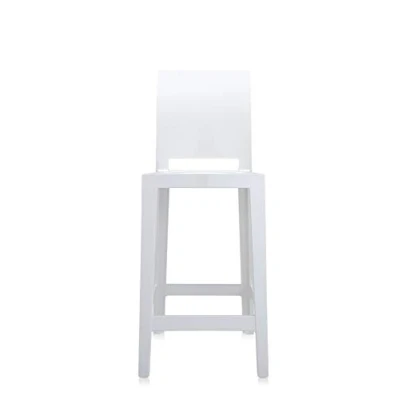 Immagine di Kartell One More Please Sgabello, Set da 2 Pezzi, Policarbonato Trasparente o colorato in Massa, Bianco, H. 65