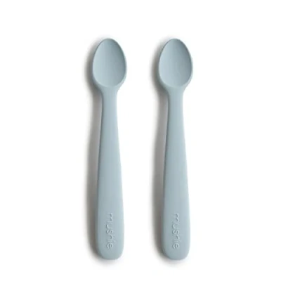 Immagine di Mushie Cucchiai da Alimentazione per Bambini Set di 2 in Silicone Senza BPA Lavabile Lavastoviglie Powder Blue