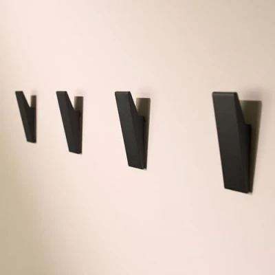 Immagine di Design Amburgo Ganci Adesivi Appendiabiti da Parete Autoadesivi Portasciugamani Adesivo Appendini Bagno e Cucina Confezione 4 Moderno Nero Opaco