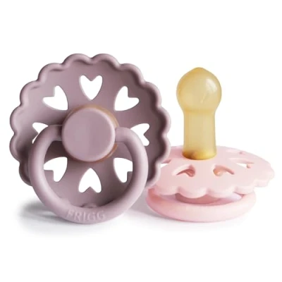 Immagine di FRIGG Fairytale Confezione da 2 ciucci Ciuccio in lattice Senza BPA Prodotto Danimarca Tettarella simmetrica a ciliegia (Twilight Mauve/White Lilac, Taglia (6 18 Mesi))