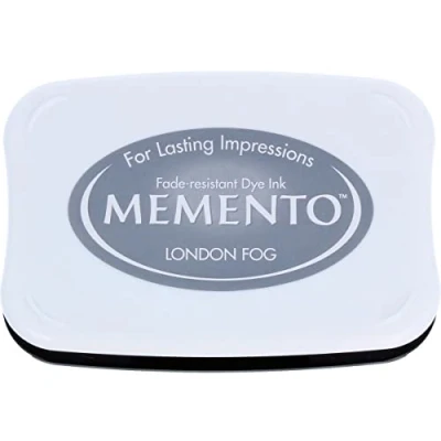 Immagine di Tsukineko Memento Tampone di Inchiostro per timbratura, Colore: Grigio, Londra, Grande, a Base d&#039;Acqua, Traslucido, Impermeabile, archivio, goffratura, Carta, Nebbia Lond, Pad Size: 7,6 x 4,7 cm