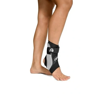 Immagine di A60 Ankle Support Tutore per caviglia disponibile in bianco o nero