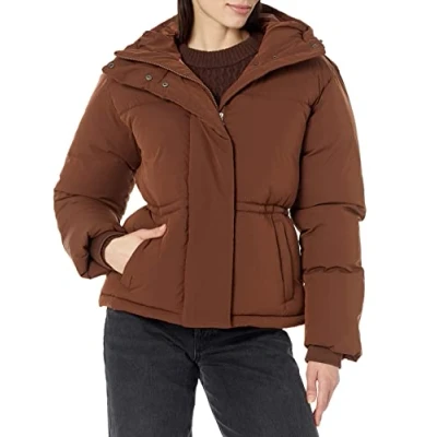 Immagine di Amazon Essentials Piumino a Vita Alta (disponibili in taglie forti) Donna, Marrone Intenso, 5XL Plus