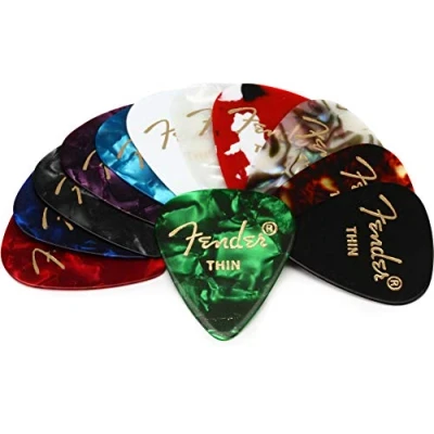 Immagine di Fender 351, Plettri in Celluloide per Chitarra e Basso, Colori vari, da 12 pezzi