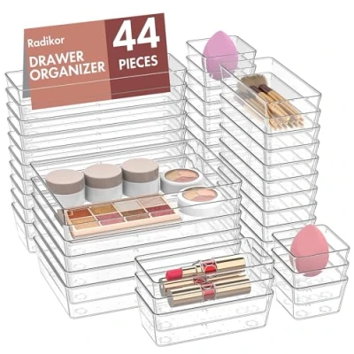 Immagine di Radikor Organizer Cassetti 44 Pezzi, Trucchi in Plastica Trasparente, Bagno Impilabili di 4 Dimensioni, Contenitori per Bagno, Cucina, Trucchi, Scrivania