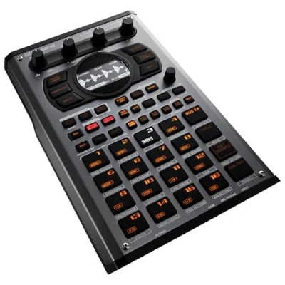 Immagine di Roland SP 404MKII Campionatore e Unità Effetti Creativa Il leggendario beat maker 404 con moderni upgrade Workflow veloce 16 GB di memoria interna Polifonia 32 voci