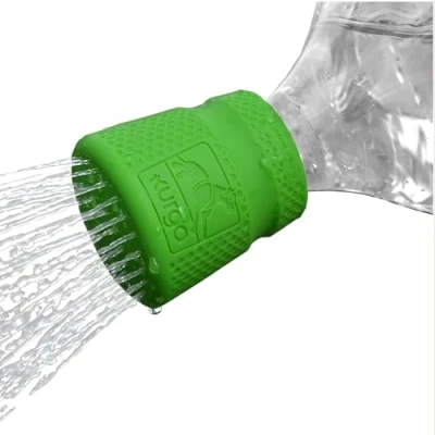Immagine di Kurgo Mud Dog Doccia Portatile per Cani, da Esterno, Attrezzo la Toelettatura, Attrezzatura Bagno, Compatibile con Bottiglia 2 Litri