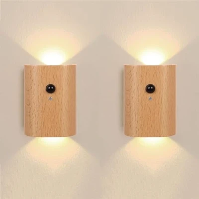 Immagine di Lampada da Parete Ricaricabile in Legno con rilevatore di Movimento Applique Interna a LED Senza Fili Luce Notturna Magnetica Up Down 3000K Calda 2 Pezzi,A