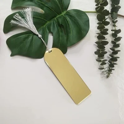 Immagine di 10 segnalibri in acrilico specchiato, a specchio, segnalibro bianco con mini nappe per progetti fai da te e etichette regalo (specchio dorato)