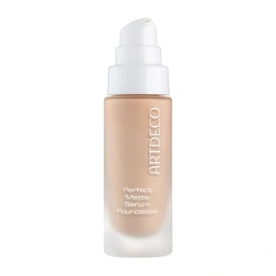 Immagine di ARTDECO Perfect Matte Serum Foundation Fondotinta nutriente a lunga durata con finitura opaca setosa 1 x 20 ml