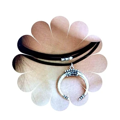 Immagine di Yheakne Nero Stratificato Camoscio Collana Choker Argento Luna Ciondolo Punk Pelle Vintage Multi Strato Gioielli A Catena Per Le Donne E Ragazze